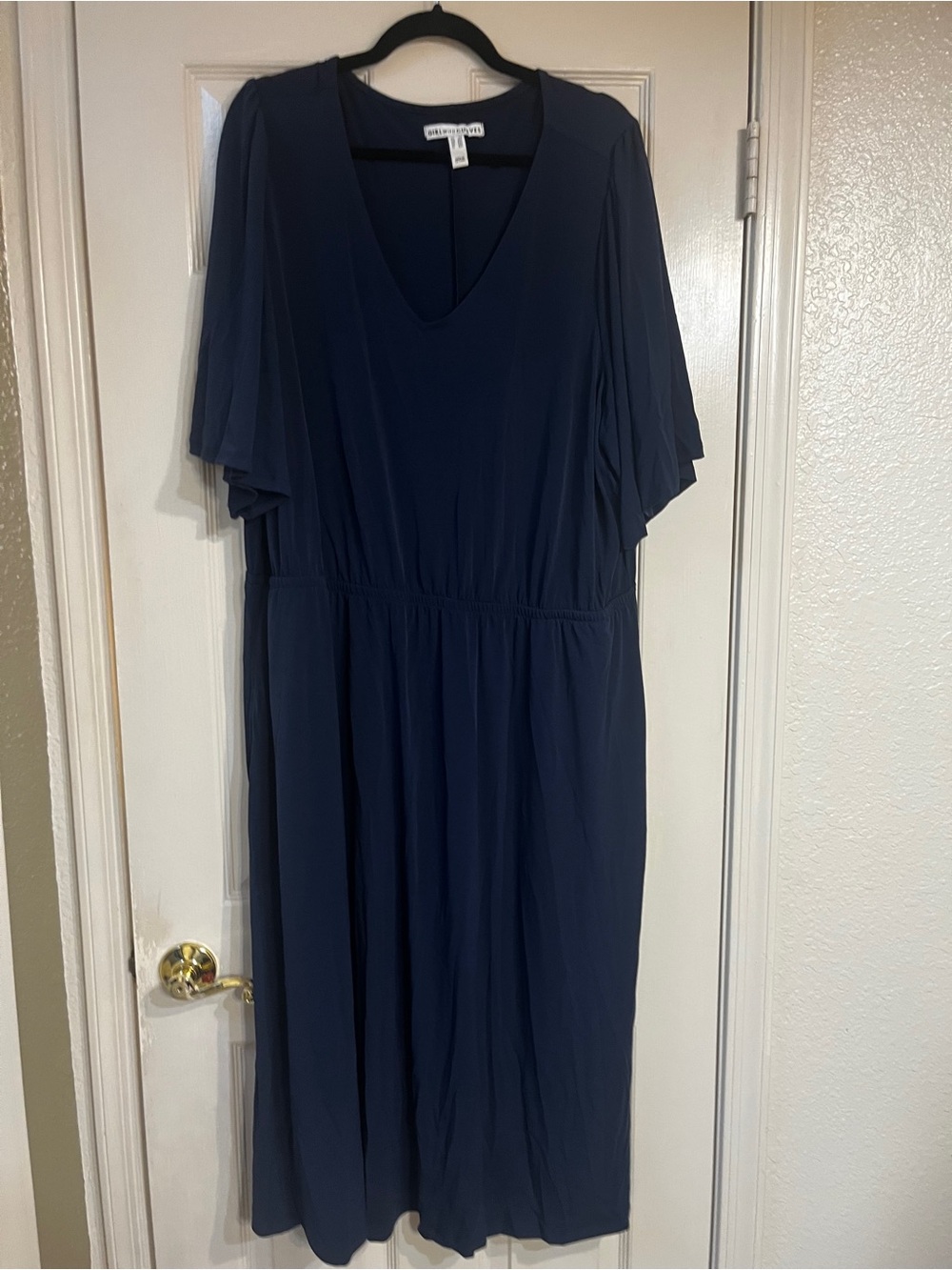 Girl With Curves Deep Navy V-Neck Midi Dress